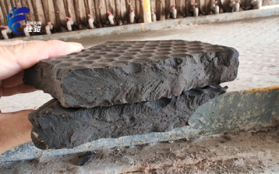 壓濾機堵塞濾布且泥餅出現(xiàn)